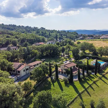 Rosa-margherita-lavanda-ginestra-gelsomi By Interhome בית נופש